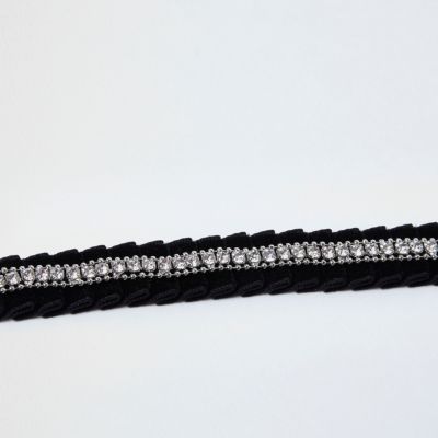 Black frill trim crystal row choker